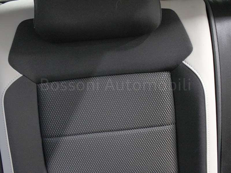 19 - Volkswagen T-Roc 1.5 tsi act style