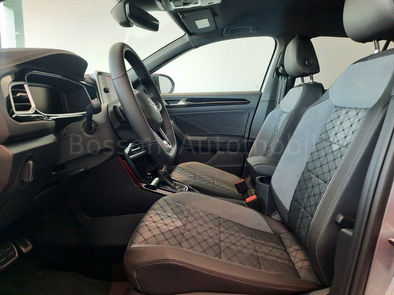 7 - Volkswagen T-Roc 1.5 tsi act r-line plus dsg