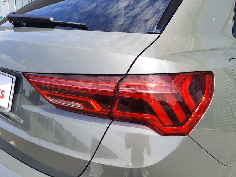 7 - Audi Q3 45 1.4 tfsi e s line edition s tronic