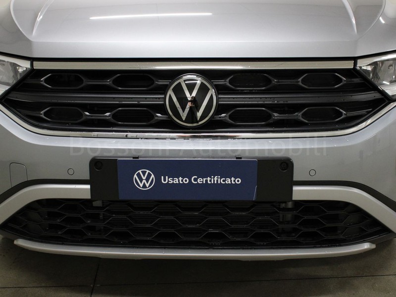 13 - Volkswagen T-Roc 1.0 tsi 115cv sport