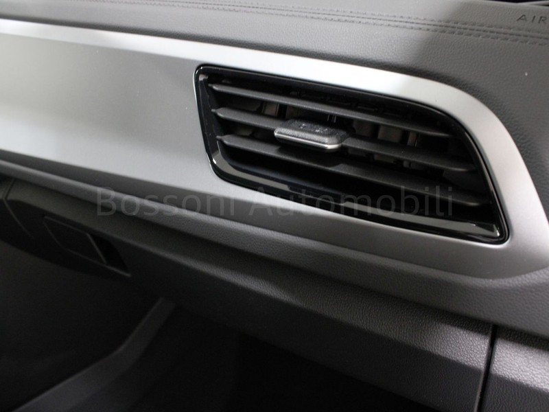 19 - Volkswagen T-Roc 1.0 tsi 115cv sport