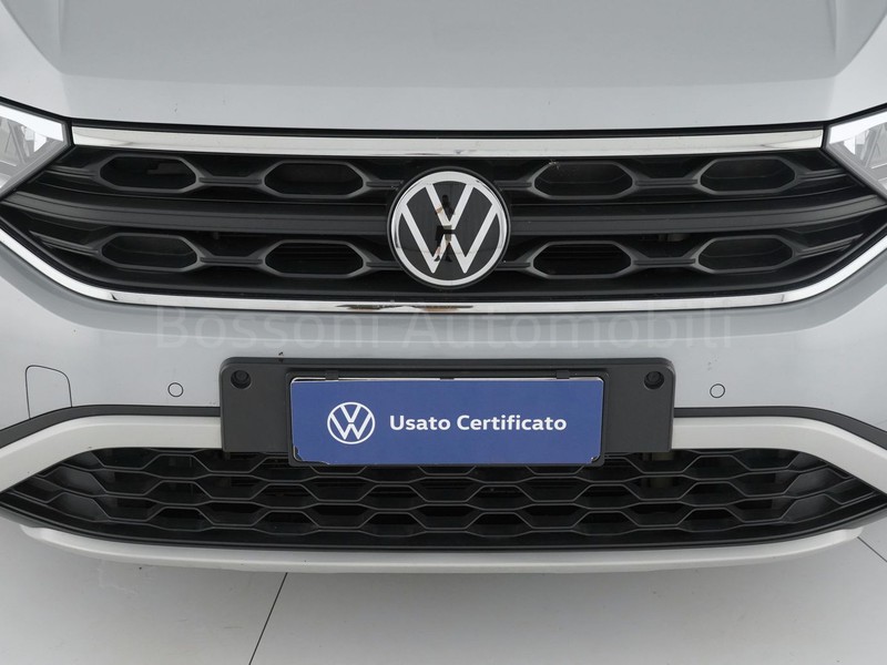 13 - Volkswagen T-Roc 1.0 tsi 110cv life