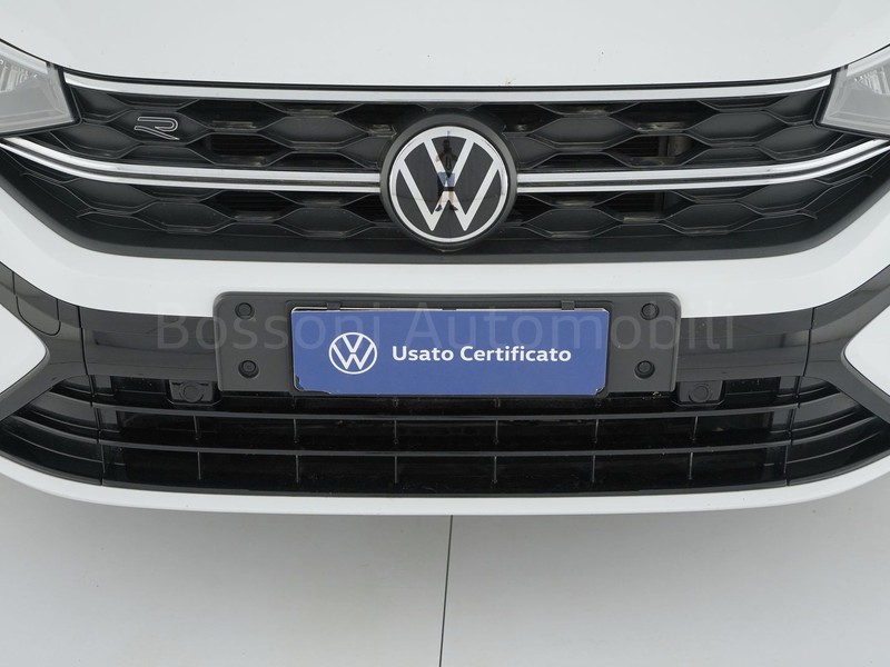 13 - Volkswagen Taigo 1.0 tsi 110cv r-line