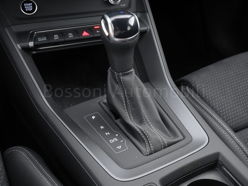 25 - Audi Q3 sportback 40 2.0 tdi 193cv s line edition quattro s tronic