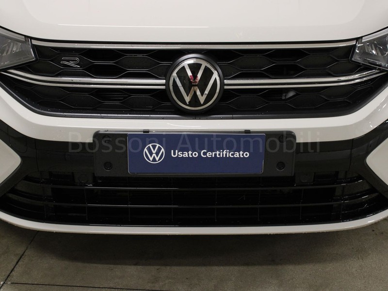 13 - Volkswagen Taigo 1.0 tsi 110cv r-line