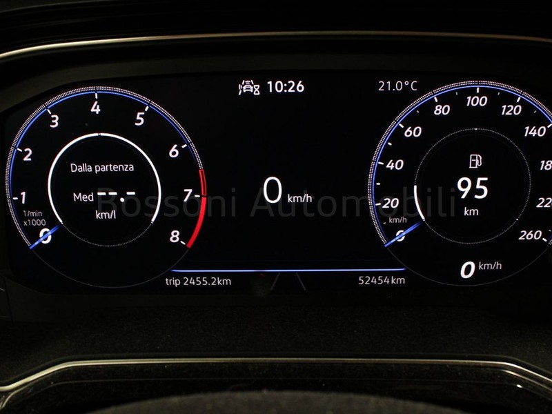 25 - Volkswagen Taigo 1.0 tsi 110cv r-line