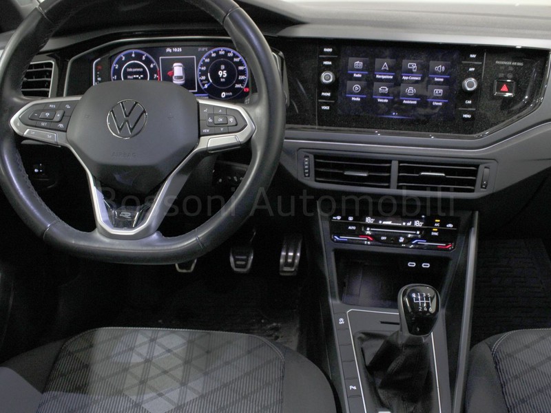 7 - Volkswagen Taigo 1.0 tsi 110cv r-line