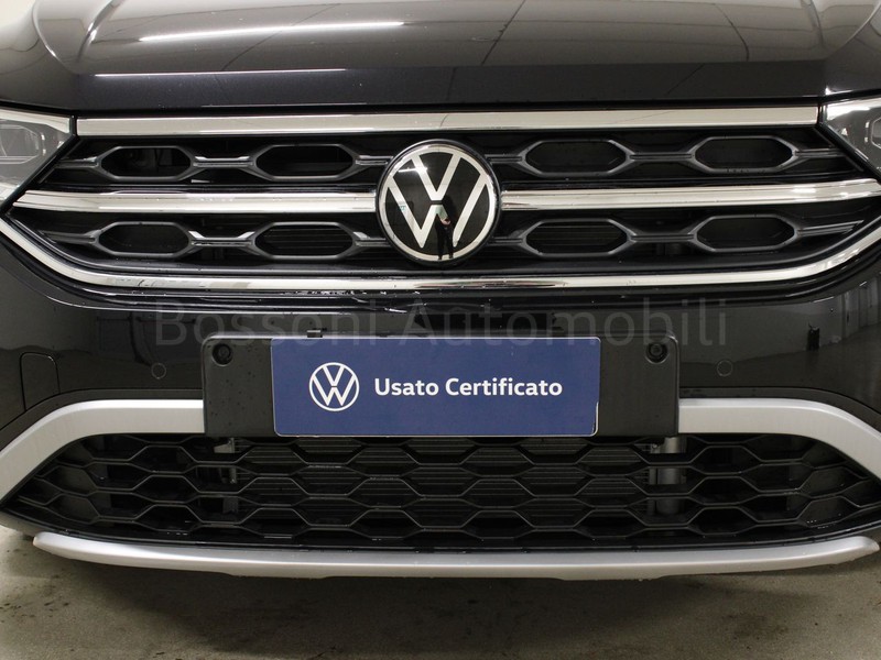 13 - Volkswagen T-Roc 1.0 tsi 115cv style
