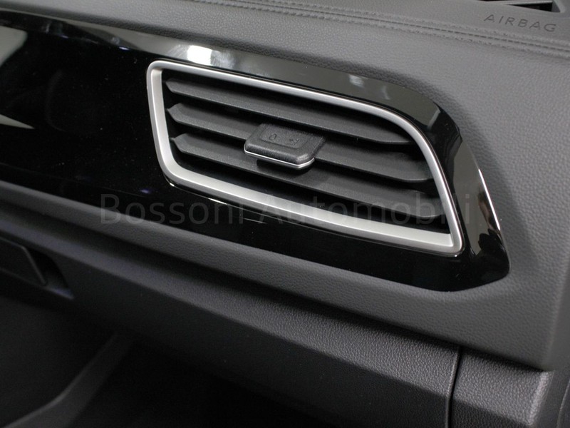 19 - Volkswagen T-Roc 1.0 tsi 115cv r-line plus