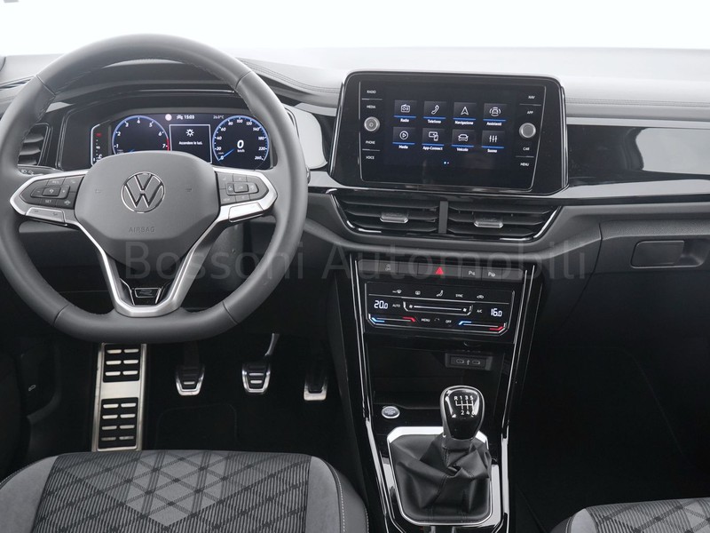 7 - Volkswagen T-Roc 1.0 tsi 115cv r line