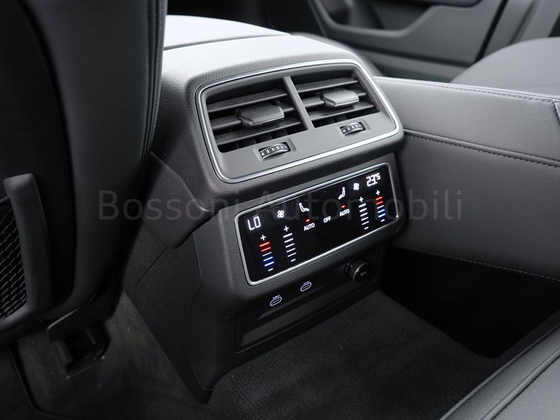 31 - Audi A6 avant 45 3.0 v6 tdi mhev business quattro ultra s tronic