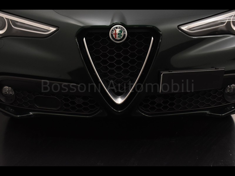 13 - Alfa Romeo Stelvio 2.2 turbo 210cv ti q4 at8