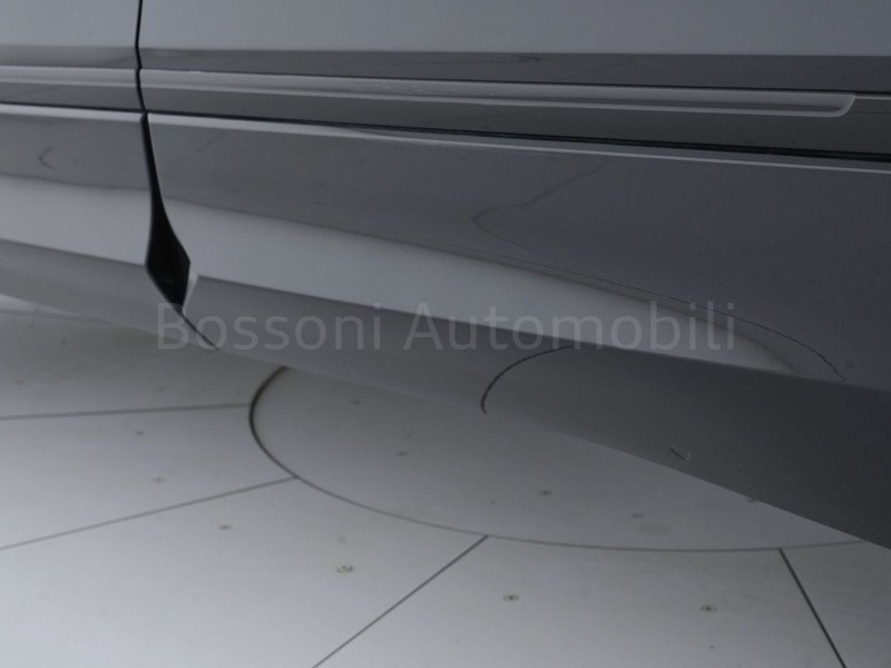 37 - Volkswagen Tiguan 2.0 tdi scr 150cv r-line dsg