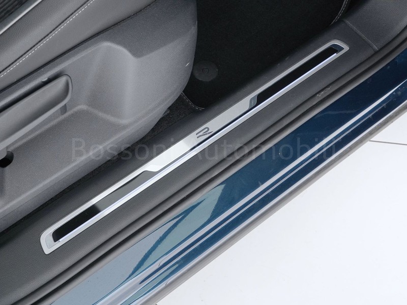 19 - Volkswagen Tiguan 2.0 tdi scr 150cv r-line dsg