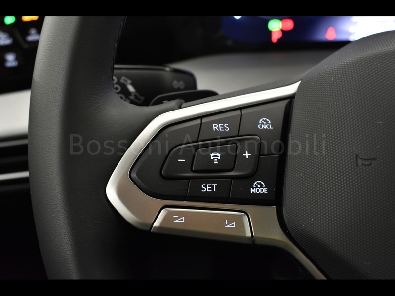 19 - Volkswagen Golf variant 2.0 tdi scr 150cv life