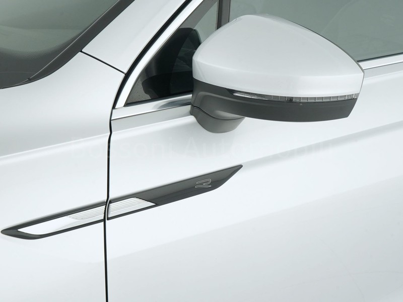 37 - Volkswagen Tiguan 1.5 tsi act 150cv r-line dsg