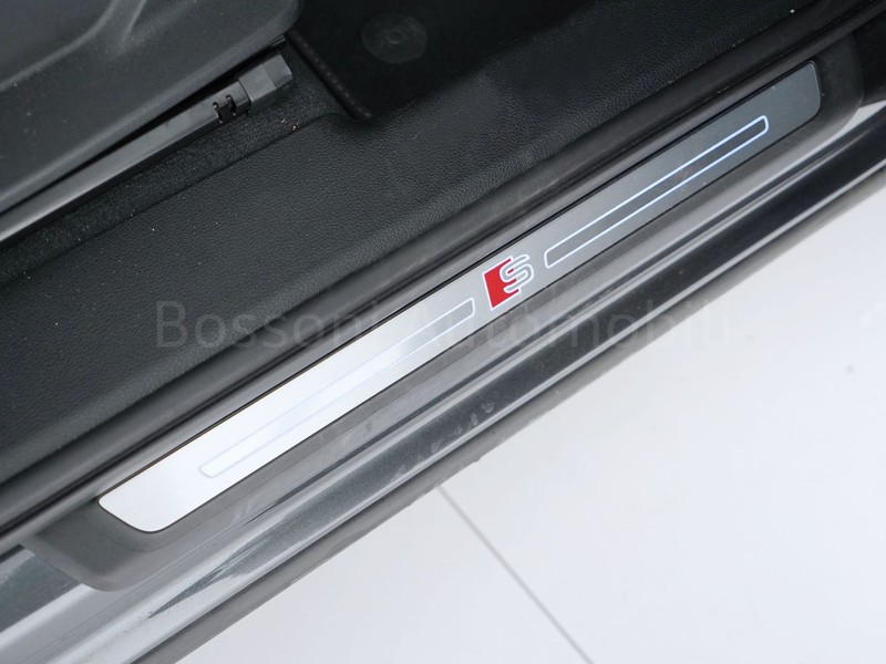 19 - Audi Q3 35 2.0 tdi s line edition s tronic