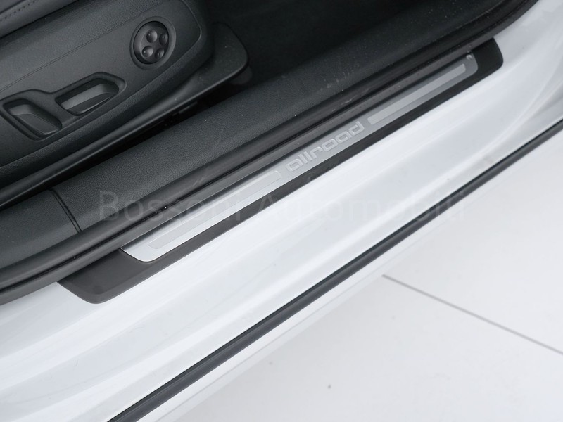 19 - Audi A4 allroad allroad 40 2.0 tdi mhev 204cv identity contrast quattro s tronic