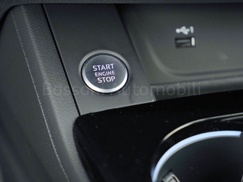 25 - Audi A4 allroad allroad 40 2.0 tdi mhev 204cv identity contrast quattro s tronic