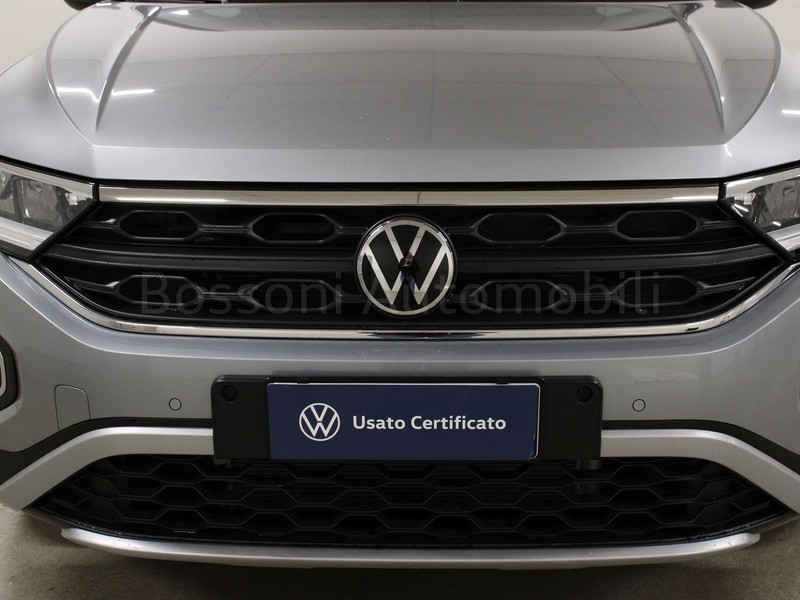 13 - Volkswagen T-Roc 1.0 tsi 115cv sport