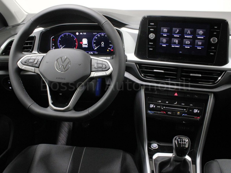 7 - Volkswagen T-Roc 1.0 tsi 115cv sport