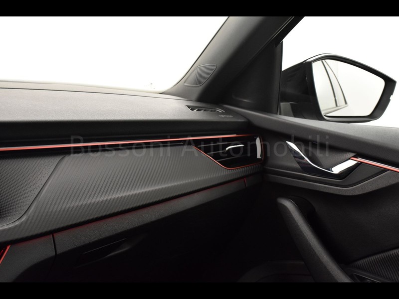 25 - Skoda Kamiq 1.0 tsi 115cv monte carlo