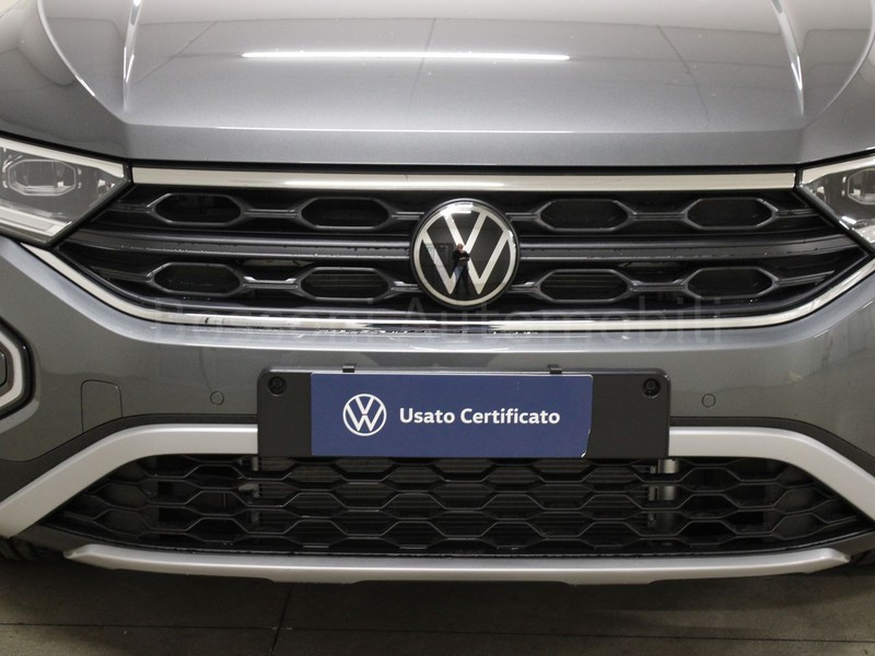 13 - Volkswagen T-Roc 1.5 tsi act edition plus dsg