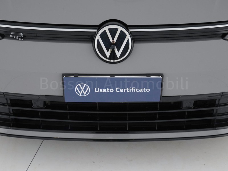 13 - Volkswagen Golf 1.5 tsi evo act 150cv r-line