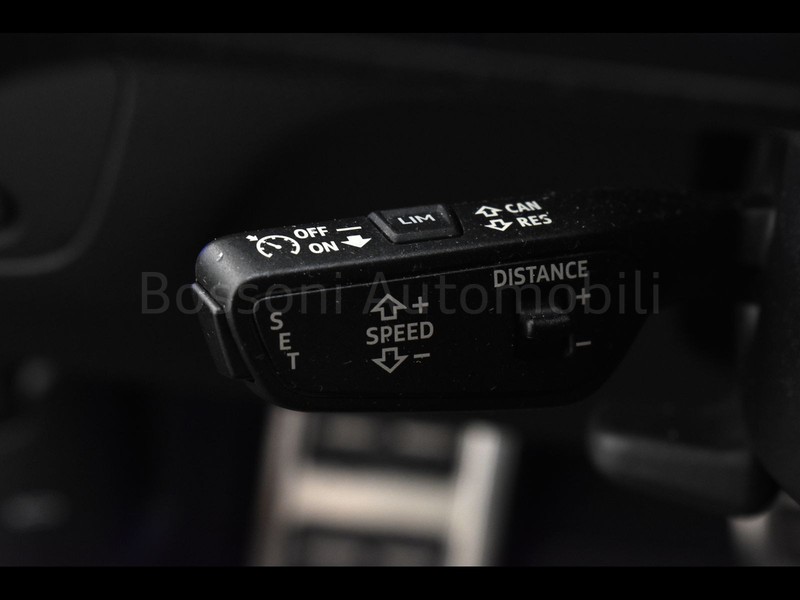 19 - Audi Q5 sportback 40 2.0 tdi mhev 12v s line plus quattro s tronic