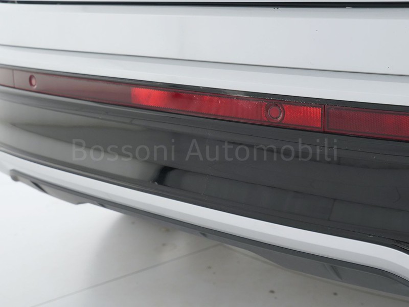 37 - Volkswagen Taigo 1.0 tsi 110cv r-line