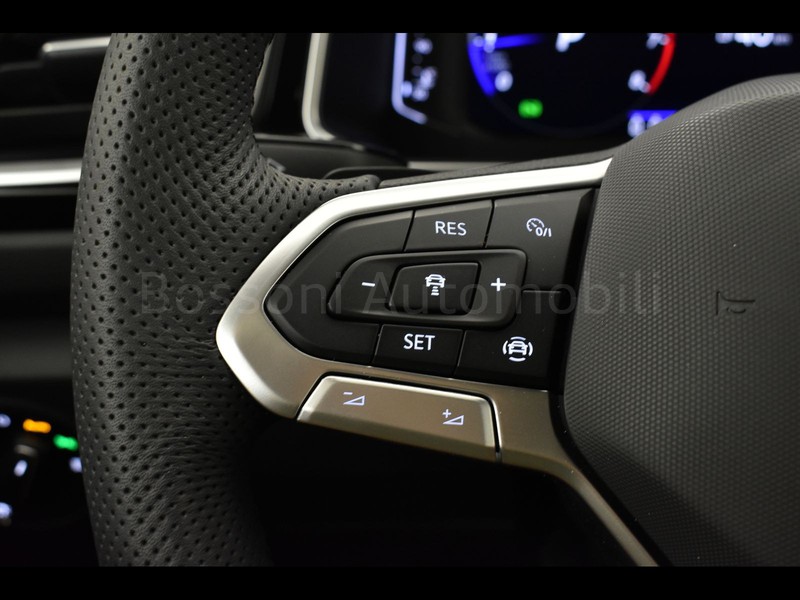 19 - Volkswagen T-Roc 1.5 tsi act r line dsg