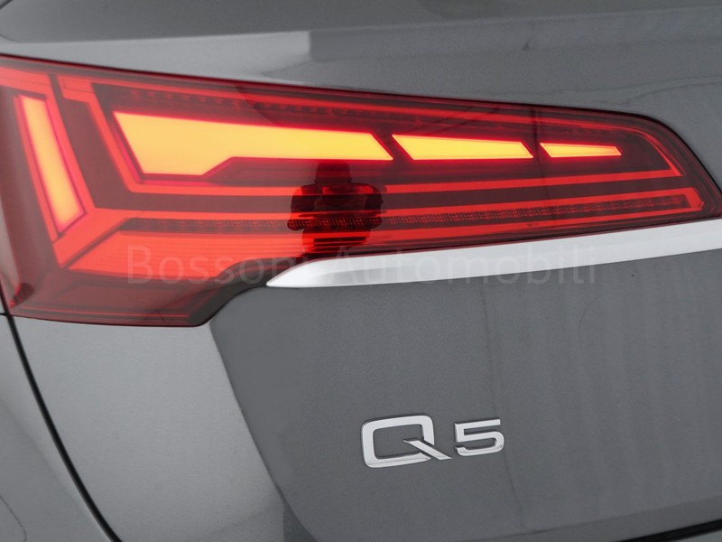 7 - Audi Q5 40 2.0 tdi mhev 12v s line quattro s tronic