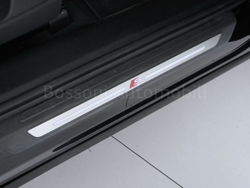 19 - Audi Q5 40 2.0 tdi mhev 12v s line quattro s tronic