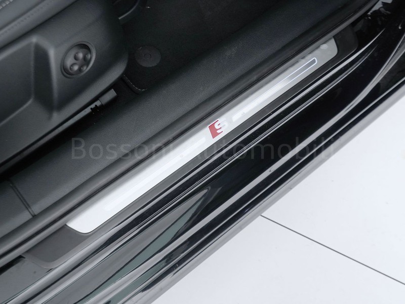 19 - Audi A4 avant 40 2.0 tdi mhev 204cv s line edition quattro s tronic