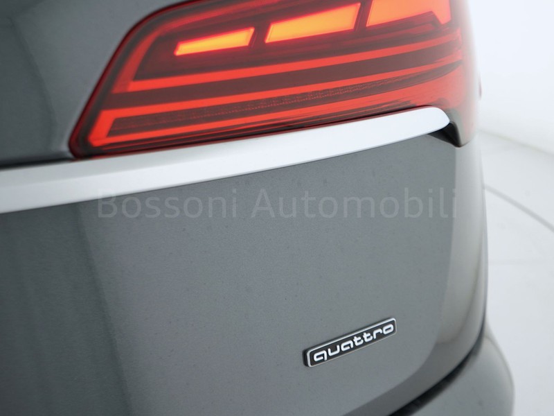 37 - Audi Q5 sportback 40 2.0 tdi mhev 12v s line quattro s tronic