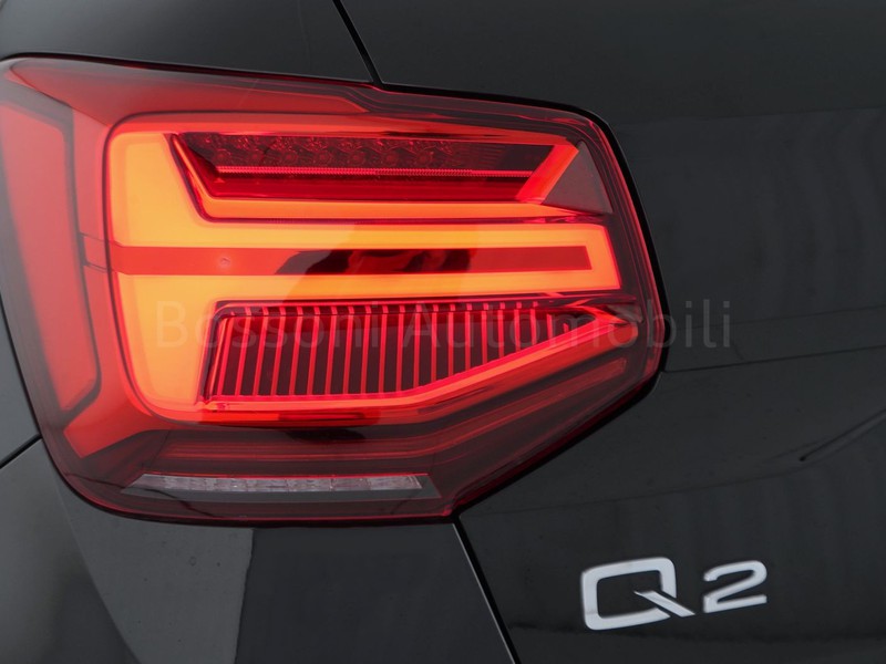 7 - Audi Q2 35 1.5 tfsi s line edition s tronic