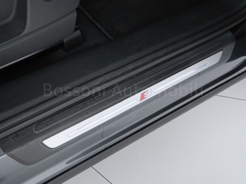 19 - Audi Q5 40 2.0 tdi mhev 12v s line plus quattro s tronic