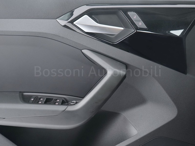 13 - Audi A1 allstreet 30 1.0 tfsi 116cv business s tronic