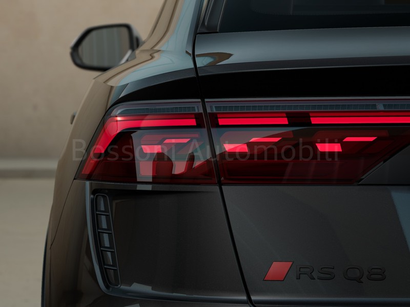 7 - Audi RSQ8 rs 4.0 v8 mhev 48v 640cv performance tiptronic