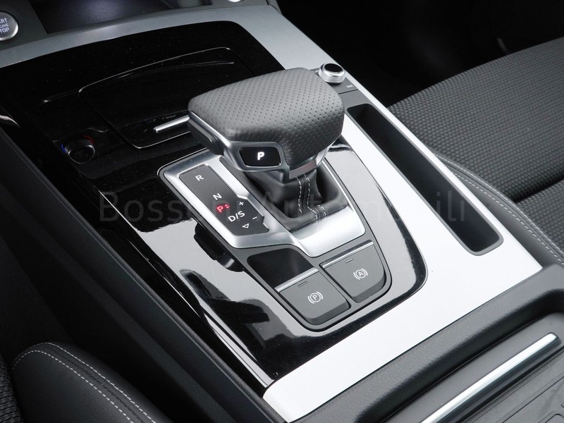 25 - Audi Q5 sportback 40 2.0 tdi mhev 12v identity black quattro s tronic