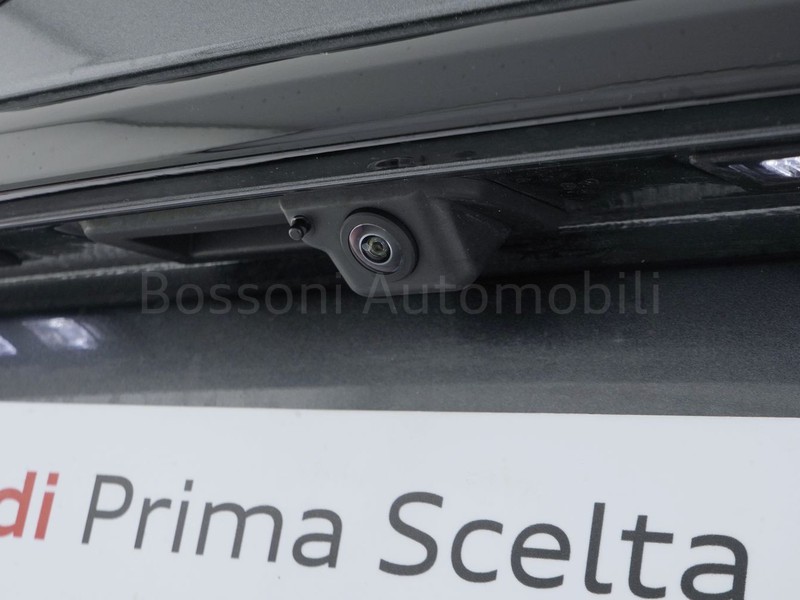 37 - Audi Q5 sportback 40 2.0 tdi mhev 12v identity black quattro s tronic