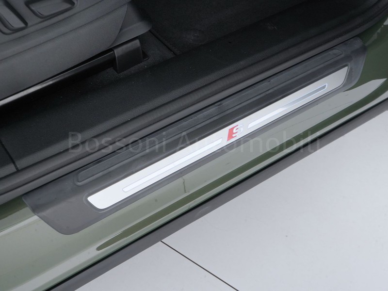 19 - Audi Q5 sportback 40 2.0 tdi mhev 12v s line quattro s tronic