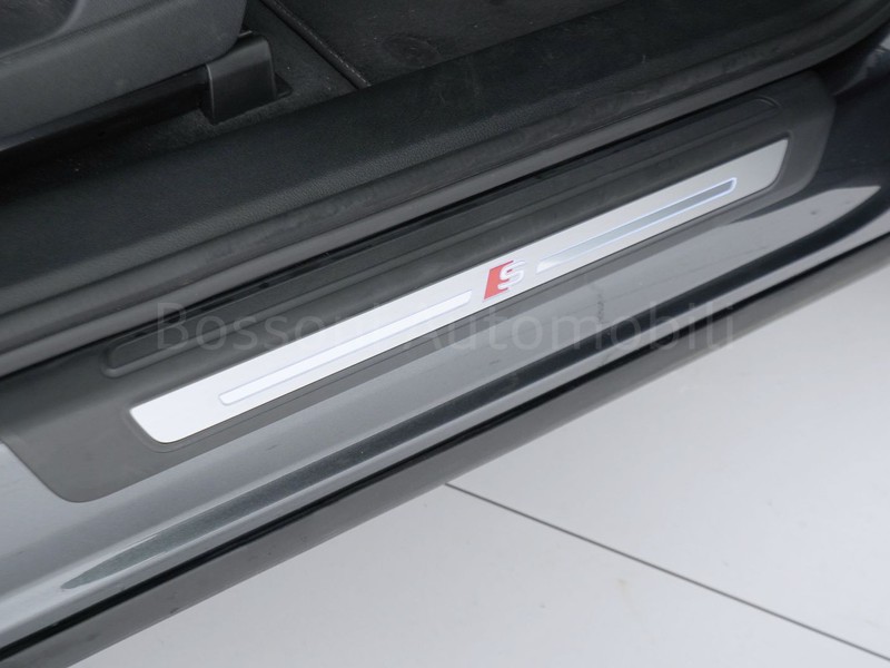 19 - Audi Q5 sportback 40 2.0 tdi mhev 12v s line quattro s tronic