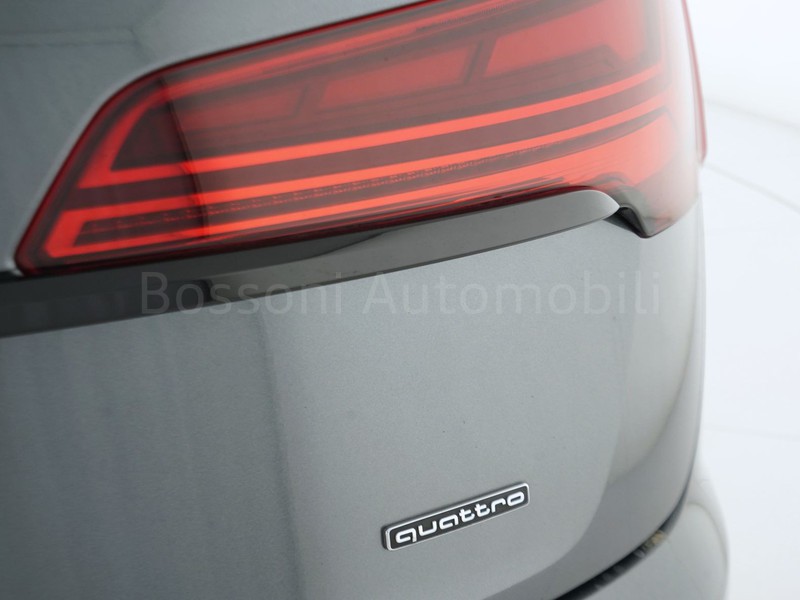 37 - Audi Q5 sportback 40 2.0 tdi mhev 12v s line quattro s tronic