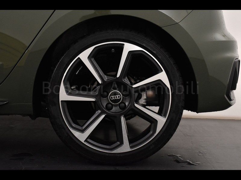 13 - Audi A1 sportback 30 1.0 tfsi 116cv identity black s tronic