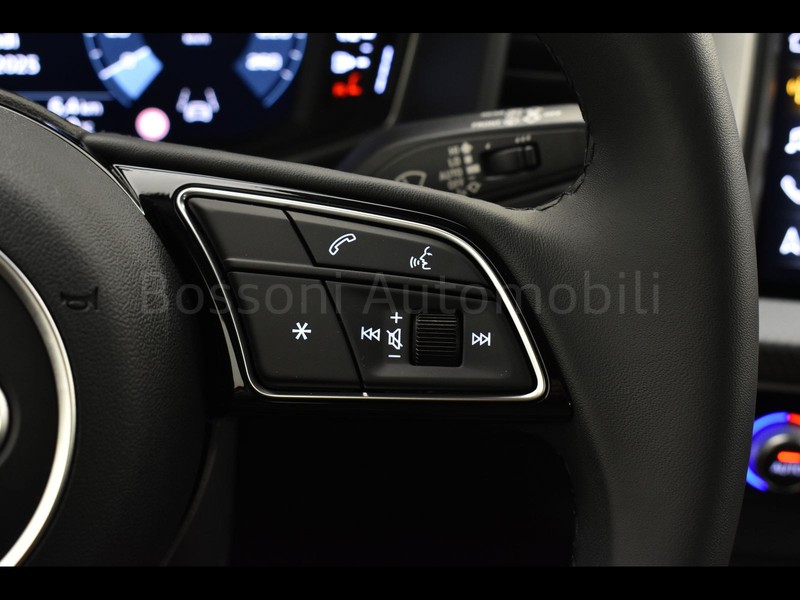 7 - Audi A1 sportback 30 1.0 tfsi 116cv identity black s tronic