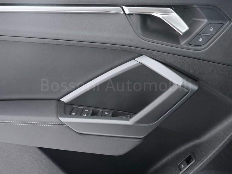 13 - Audi Q3 sportback 35 2.0 tdi s line edition s tronic