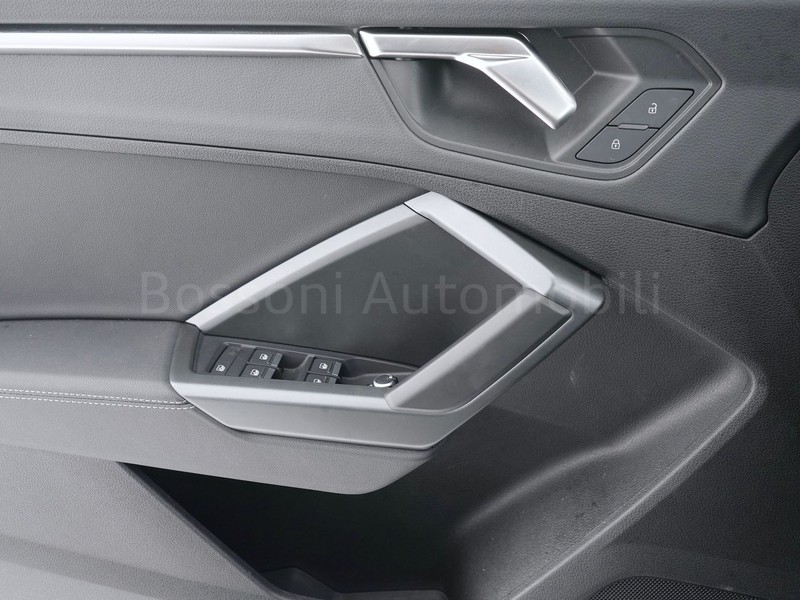 13 - Audi Q3 35 2.0 tdi s line edition s tronic