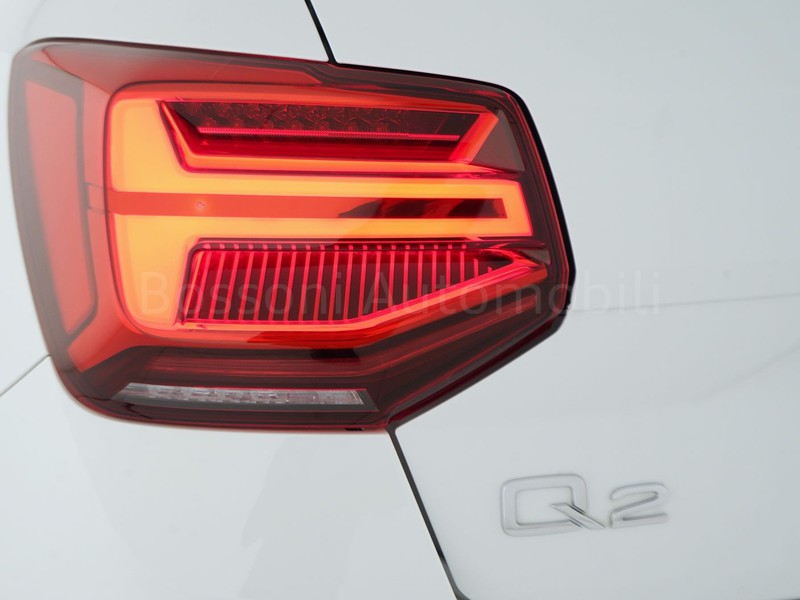 7 - Audi Q2 35 1.5 tfsi s line edition s tronic