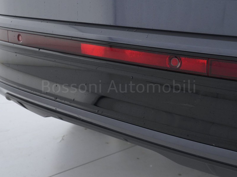 37 - Volkswagen Taigo 1.0 tsi 110cv r-line